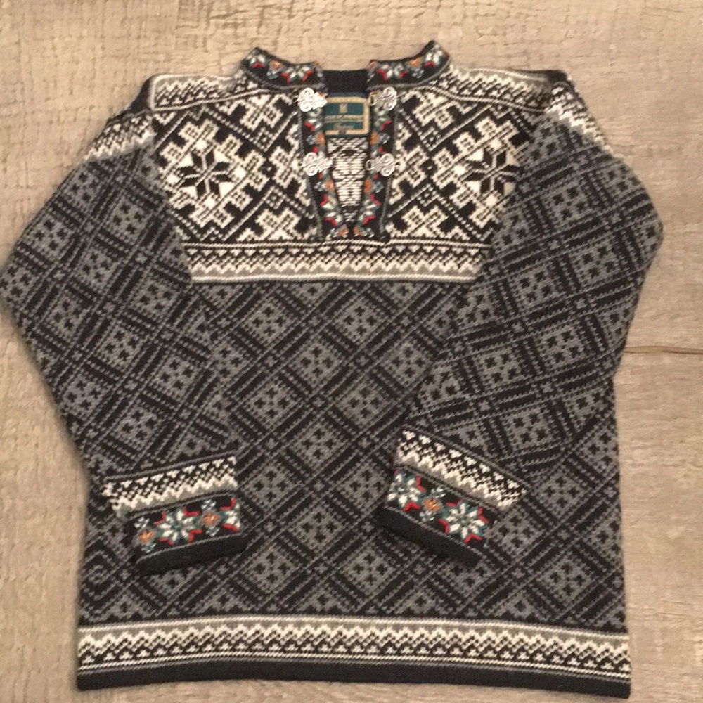 Dale of Norway hand knit wool sweater